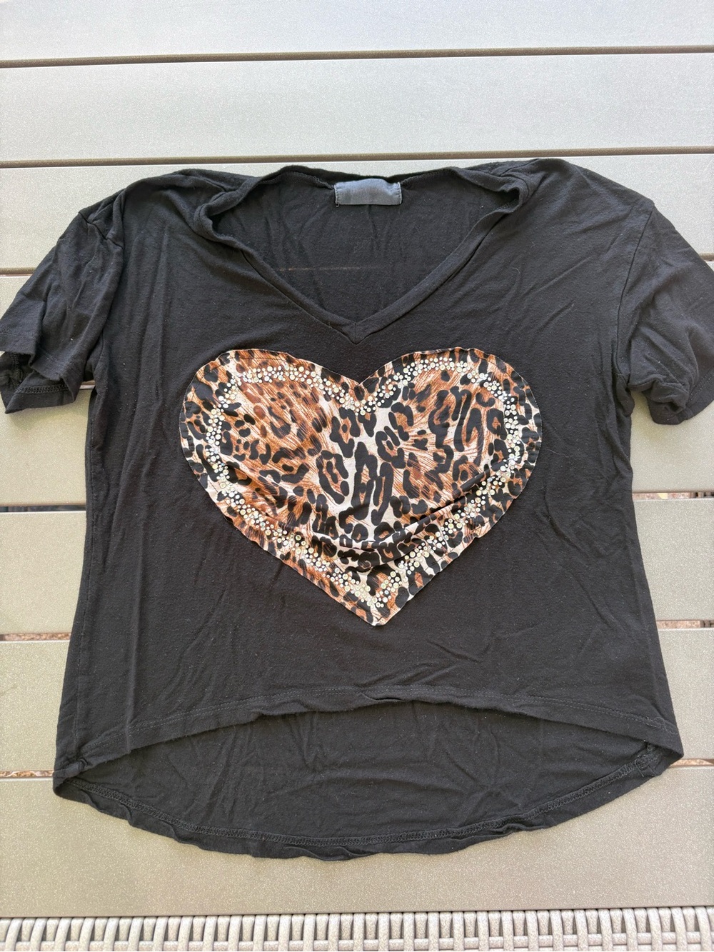 The Classic 2011 Black Tee With Leopard Print Rhinestone Accent Heart Sz Large
